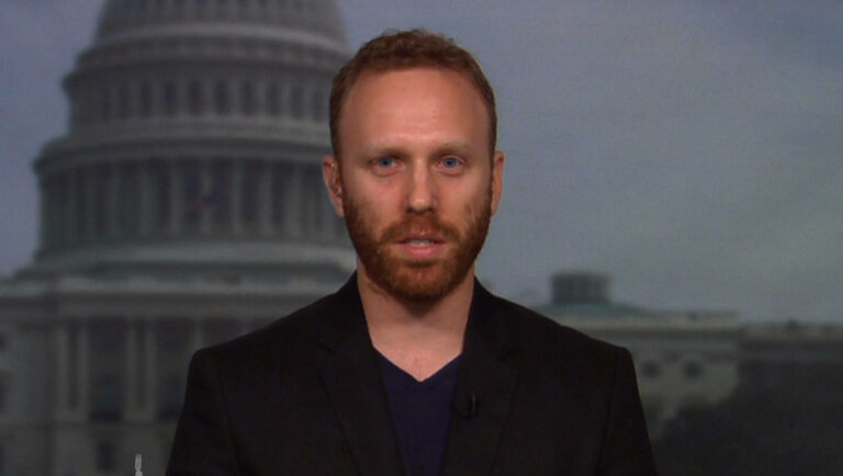 Assange, Sheldon Adelson, and the CIA – Max Blumenthal