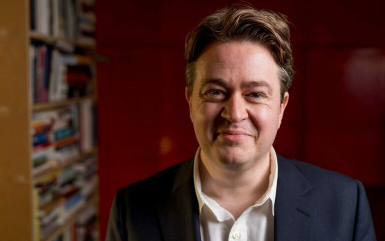 Chasing the Scream: The First and Last Days of the War on Drugs – Johann Hari on RAI (1/2)