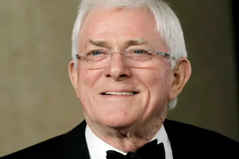 Whistle Blowers, Dissenters, and Progressives are the Patriots – Phil Donahue on RAI (pt 3/3)